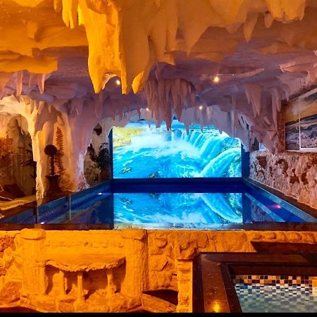 Bali Colosseum Hotel Belgrad Exteriör bild