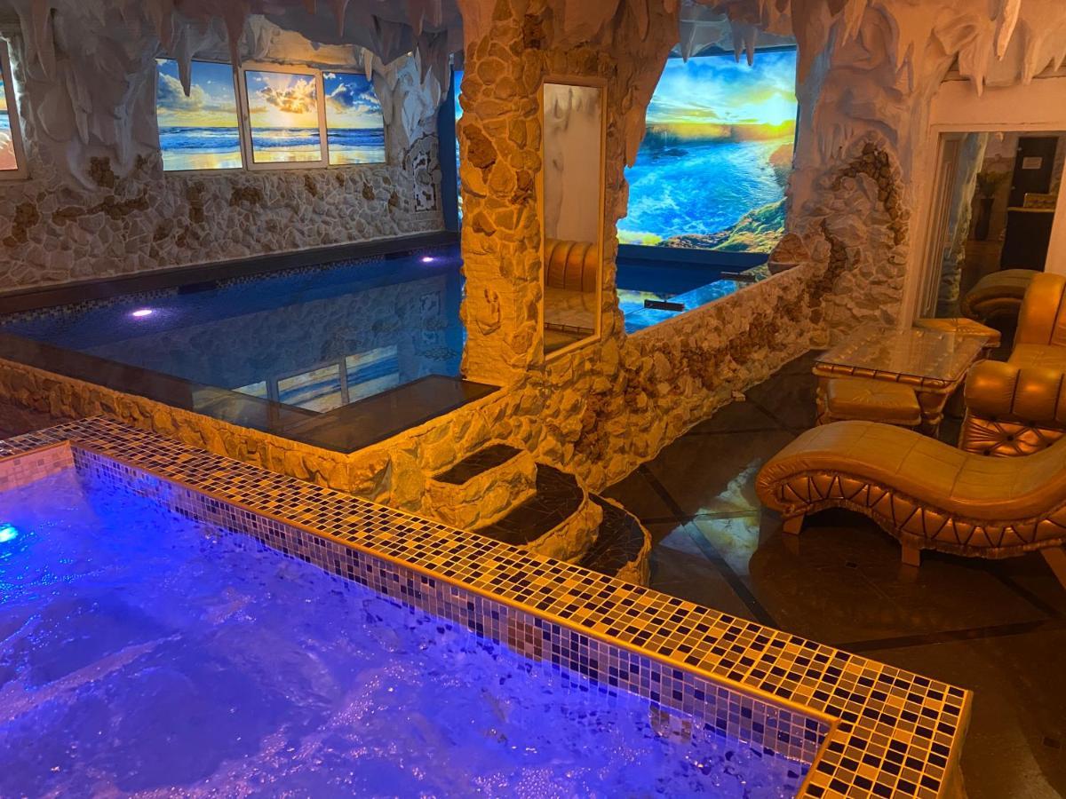 Bali Colosseum Hotel Belgrad Exteriör bild