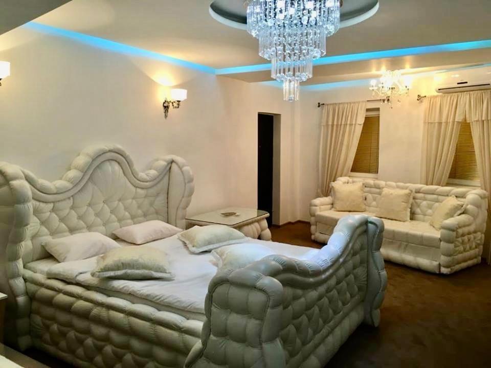 Bali Colosseum Hotel Belgrad Exteriör bild