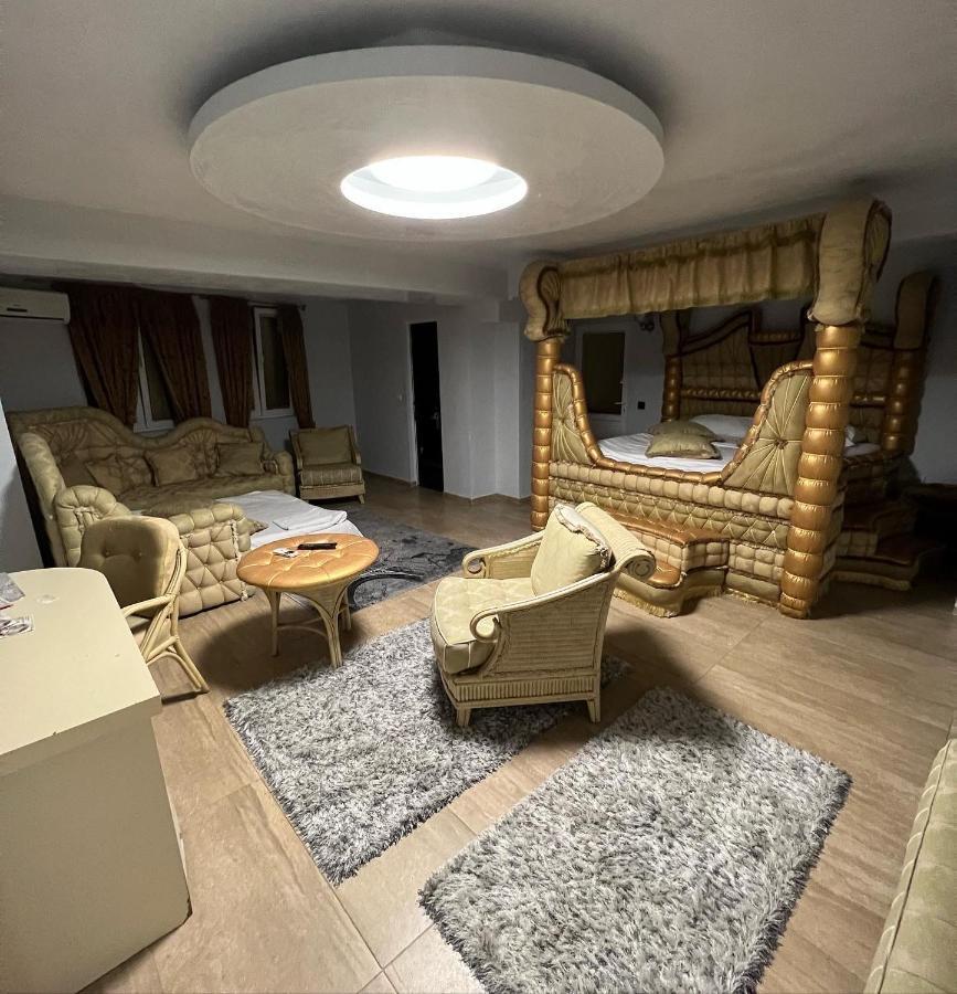 Bali Colosseum Hotel Belgrad Exteriör bild