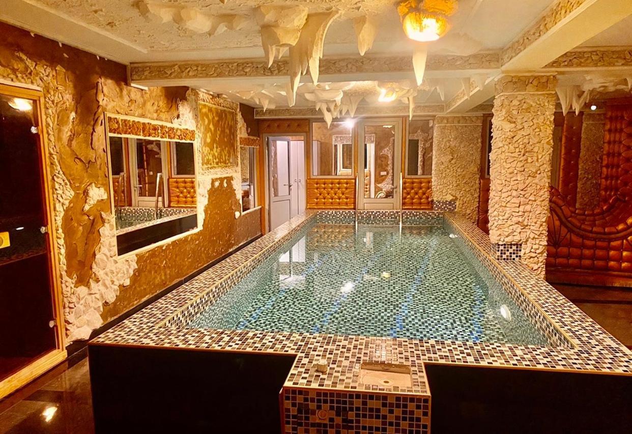Bali Colosseum Hotel Belgrad Exteriör bild