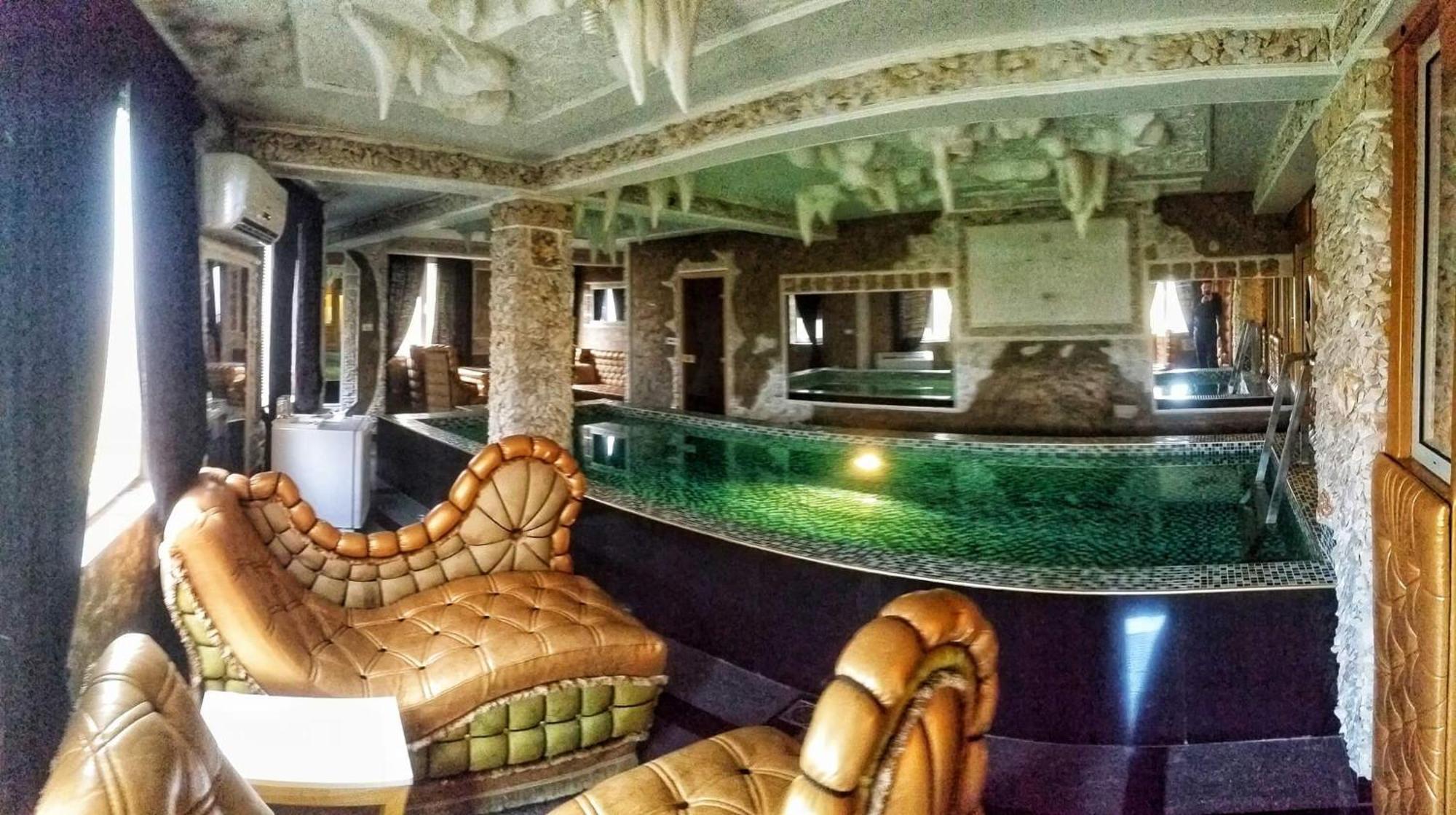 Bali Colosseum Hotel Belgrad Exteriör bild