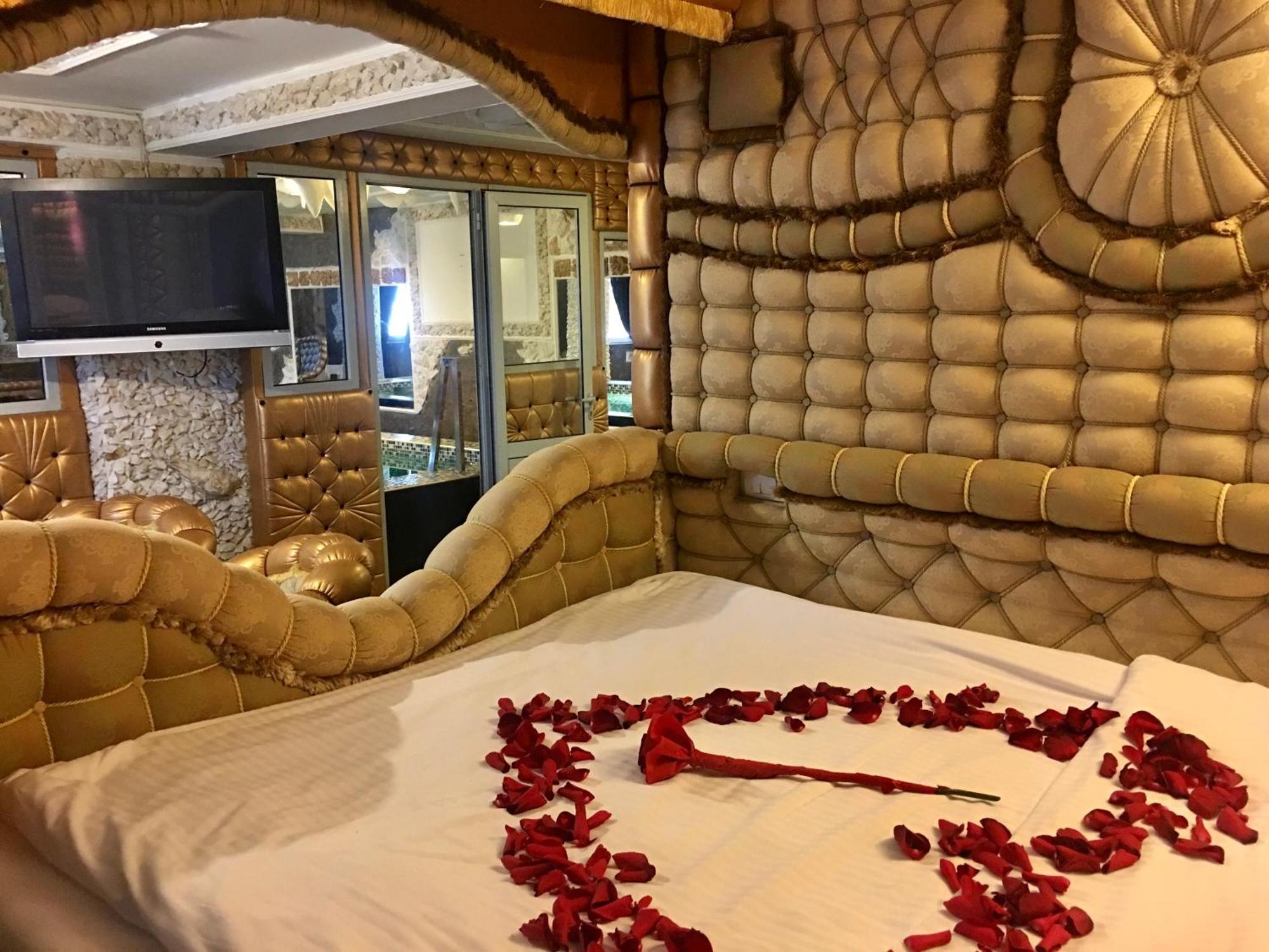 Bali Colosseum Hotel Belgrad Exteriör bild