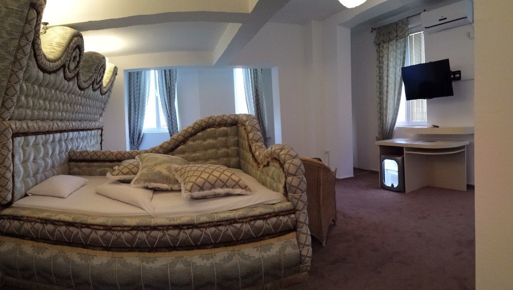 Bali Colosseum Hotel Belgrad Exteriör bild