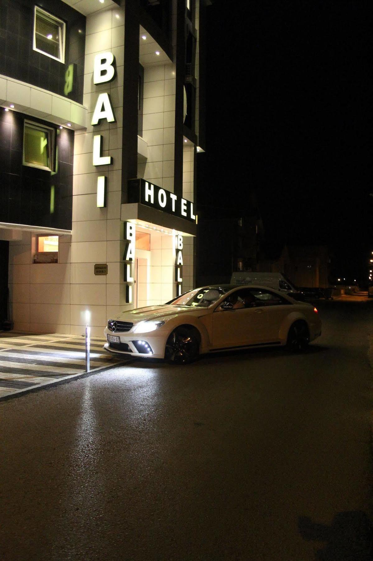 Bali Colosseum Hotel Belgrad Exteriör bild