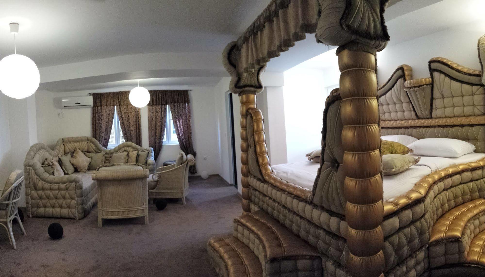 Bali Colosseum Hotel Belgrad Exteriör bild