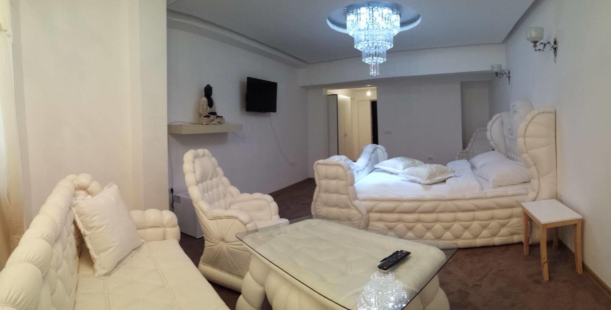 Bali Colosseum Hotel Belgrad Exteriör bild