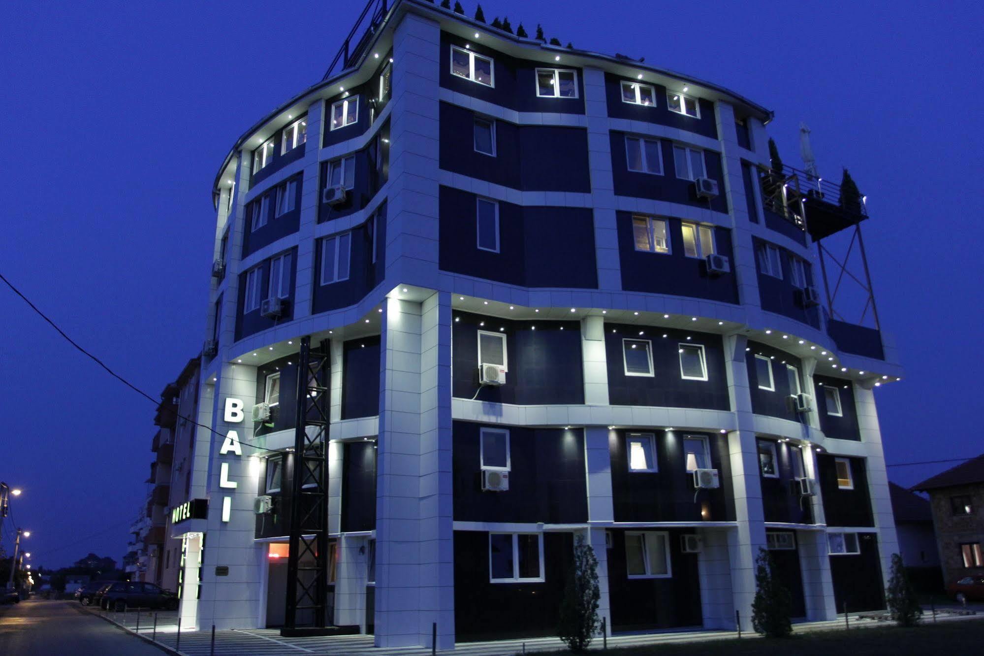 Bali Colosseum Hotel Belgrad Exteriör bild